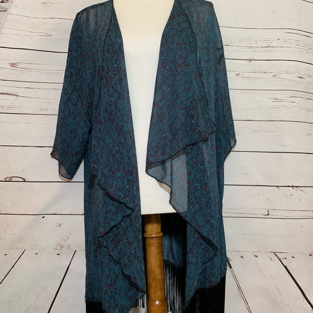 😍LuLaRoe Monroe Kimono😍